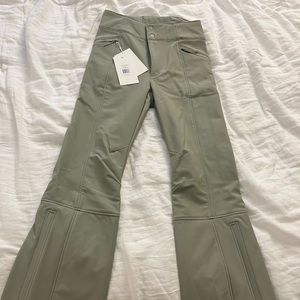 NWT Halfdays Emma snow pant - Medium Short
